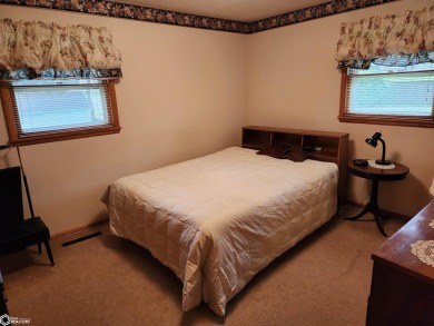Incredibly clean 3-bedroom ranch-style home located on on Ida Grove Country Club in Iowa - for sale on GolfHomes.com, golf home, golf lot