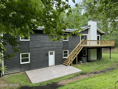 Beautifully Renovated 5BR/3 BA home overlooking the 8th hole of on Bucknell Golf Club in Pennsylvania - for sale on GolfHomes.com, golf home, golf lot