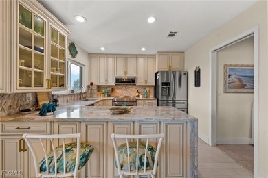 Beautifully Updated 3rd Floor Condo in Seven Lakes--a on Seven Lakes Golf and Tennis Community in Florida - for sale on GolfHomes.com, golf home, golf lot