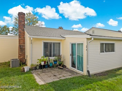 Welcome to the desirable Clearbrook 55+ community, where easy on Rossmoor Golf Club in New Jersey - for sale on GolfHomes.com, golf home, golf lot