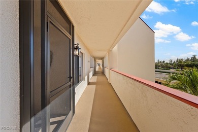 Beautifully Updated 3rd Floor Condo in Seven Lakes--a on Seven Lakes Golf and Tennis Community in Florida - for sale on GolfHomes.com, golf home, golf lot