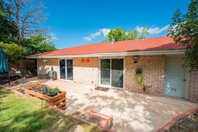 Centrally located brick home with Scenic Golf Course Views! on Scott Schriener Municipal Golf Course in Texas - for sale on GolfHomes.com, golf home, golf lot