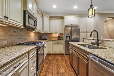 Welcome home to this beautiful 3-bedroom, 2.5-bath brick and on Heatherhurst Golf Course in Tennessee - for sale on GolfHomes.com, golf home, golf lot