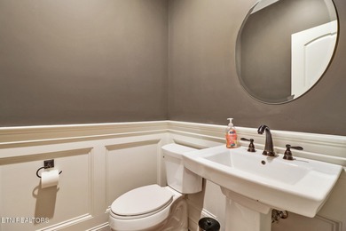 Welcome home to this beautiful 3-bedroom, 2.5-bath brick and on Heatherhurst Golf Course in Tennessee - for sale on GolfHomes.com, golf home, golf lot