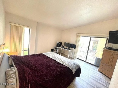 Desirable end unit at Stonebridge golf course community! on London Bridge Golf Course in Arizona - for sale on GolfHomes.com, golf home, golf lot