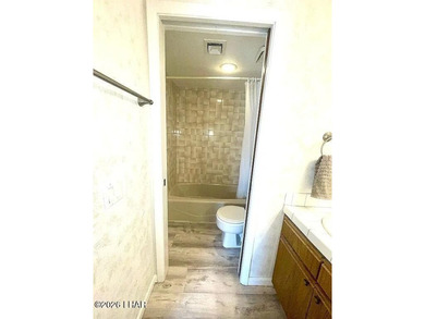 Desirable end unit at Stonebridge golf course community! on London Bridge Golf Course in Arizona - for sale on GolfHomes.com, golf home, golf lot