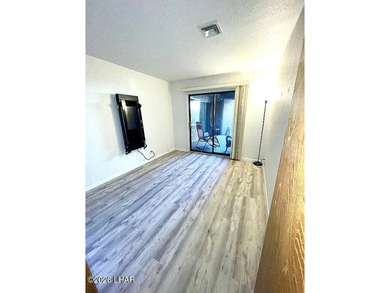 Desirable end unit at Stonebridge golf course community! on London Bridge Golf Course in Arizona - for sale on GolfHomes.com, golf home, golf lot