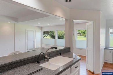 Salemtowne 55+ Community  3 big windows to view the Golf Course on Salemtowne Golf Club in Oregon - for sale on GolfHomes.com, golf home, golf lot
