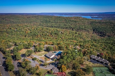 Welcome to this gorgeously remodeled Cliffside Lodge condo with on  in Arkansas - for sale on GolfHomes.com, golf home, golf lot