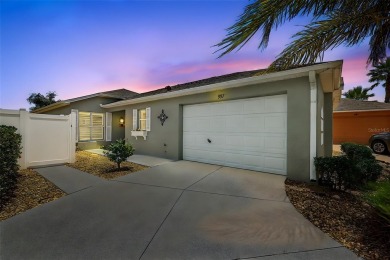 ABSOLUTELY STUNNING 3/2 BLOCK and STUCCO Foxglove courtyard on The Links of Spruce Creek in Florida - for sale on GolfHomes.com, golf home, golf lot