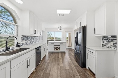 Welcome to this spacious 3-bedroom, 2.5-bath home offers on Grand Oaks Golf Club in Texas - for sale on GolfHomes.com, golf home, golf lot