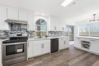 Welcome to this spacious 3-bedroom, 2.5-bath home offers on Grand Oaks Golf Club in Texas - for sale on GolfHomes.com, golf home, golf lot