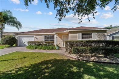 Exceptional location in The Village of Hemingway! This on The Links of Spruce Creek in Florida - for sale on GolfHomes.com, golf home, golf lot