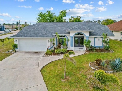 CORNER LOT! Spacious 3 bedroom, 2 bath, 2-car garage pool home on Pinemoor West Golf Club in Florida - for sale on GolfHomes.com, golf home, golf lot