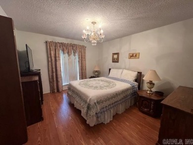 This 3 Bedroom 2 Bath home located in the Lakeside School on Hot Springs Golf and Country Club in Arkansas - for sale on GolfHomes.com, golf home, golf lot