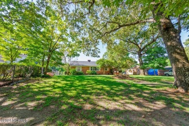 Splendid 3 bedroom, 2.5 bath brick ranch golf course home that on Minnesott Golf and Country Club in North Carolina - for sale on GolfHomes.com, golf home, golf lot