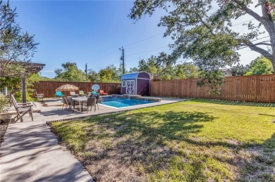 Aggie Game Day Haven!! Step into a one-of-a-kind retreat at 1612 on Texas AandM University Golf Course in Texas - for sale on GolfHomes.com, golf home, golf lot