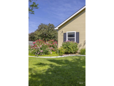 Welcome to this beautifully updated 3-bedroom, 2-bath home on Lakeview Golf Club in Idaho - for sale on GolfHomes.com, golf home, golf lot