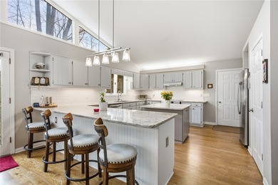 Welcome to 21 Starboard Tack, a 3BR/3BA home located in the on Keowee Key Golf and Country Club in South Carolina - for sale on GolfHomes.com, golf home, golf lot