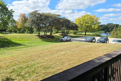 This light & neutral 2 bedroom 2 bath large (1380 sq. ft.) Cedar on Heather Ridge Golf Club in Illinois - for sale on GolfHomes.com, golf home, golf lot