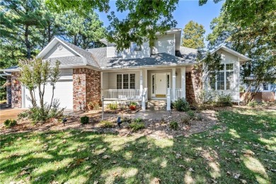 You'll enjoy this Holiday Island getaway on the 19-hole golf on Holiday Island Golf Course in Arkansas - for sale on GolfHomes.com, golf home, golf lot