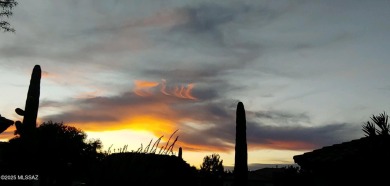 Beautifully updated & expanded Laredo w/a golf cart garage on Quail Creek Country Club  in Arizona - for sale on GolfHomes.com, golf home, golf lot