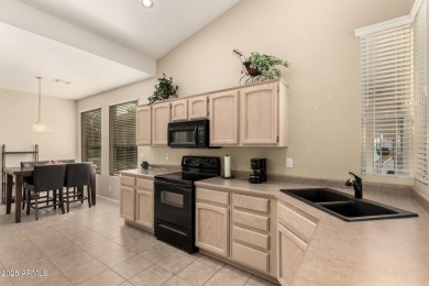 BEST PRICE IN OAKWOOD! Enjoy easy living in this LOCK & LEAVE on Oakwood Golf Club  in Arizona - for sale on GolfHomes.com, golf home, golf lot