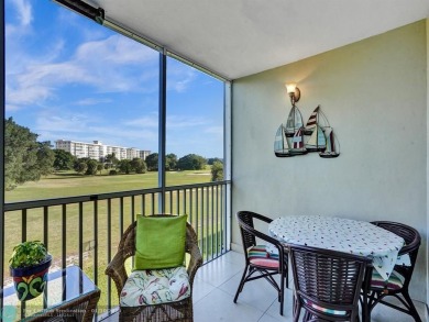 This lovely 1-bedroom, 1.5-bathroom property presents a charming on Palm-Aire Country Club and Resort - The Oaks in Florida - for sale on GolfHomes.com, golf home, golf lot