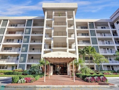 This lovely 1-bedroom, 1.5-bathroom property presents a charming on Palm-Aire Country Club and Resort - The Oaks in Florida - for sale on GolfHomes.com, golf home, golf lot