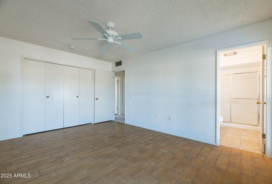 Fresh, bright, and ready for fun! This inviting 2 bedroom, 2 on Sun City Lakes West and East in Arizona - for sale on GolfHomes.com, golf home, golf lot