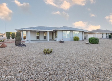 Fresh, bright, and ready for fun! This inviting 2 bedroom, 2 on Sun City Lakes West and East in Arizona - for sale on GolfHomes.com, golf home, golf lot