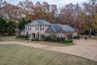 Stunning Home In Senatobia Awaits You! 4-bedroom, 3.5-bath home on Back Acres Country Club in Mississippi - for sale on GolfHomes.com, golf home, golf lot