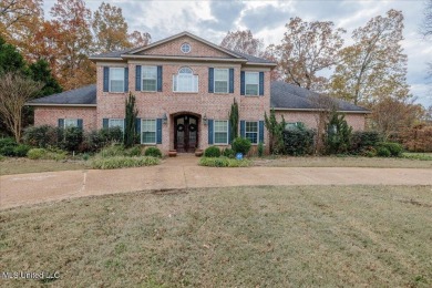 Stunning Home In Senatobia Awaits You! 4-bedroom, 3.5-bath home on Back Acres Country Club in Mississippi - for sale on GolfHomes.com, golf home, golf lot