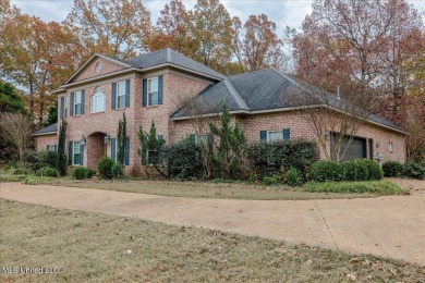 Stunning Home In Senatobia Awaits You! 4-bedroom, 3.5-bath home on Back Acres Country Club in Mississippi - for sale on GolfHomes.com, golf home, golf lot