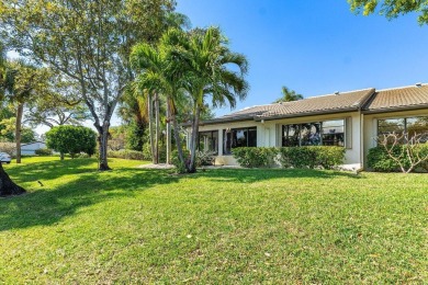 Beautifully remodeled custom villa, situated on a desirable on Hunters Run Golf and Country Club in Florida - for sale on GolfHomes.com, golf home, golf lot