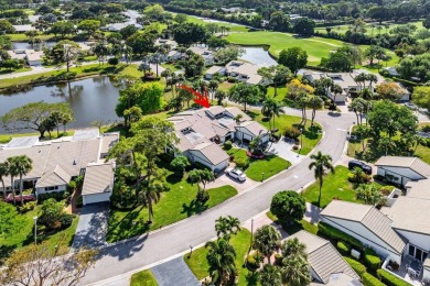 Beautifully remodeled custom villa, situated on a desirable on Hunters Run Golf and Country Club in Florida - for sale on GolfHomes.com, golf home, golf lot