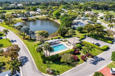 Beautifully remodeled custom villa, situated on a desirable on Hunters Run Golf and Country Club in Florida - for sale on GolfHomes.com, golf home, golf lot