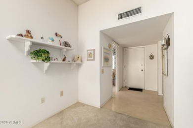 Don't miss this charming townhome in Aleppo Court within the 55+ on Sun City-Willow Creek / Willow Brook  in Arizona - for sale on GolfHomes.com, golf home, golf lot