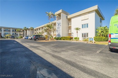 CONVENENT FIRST FLOOR UNIT!! Very spacious with over 1400 sq. ft on Seven Lakes Golf and Tennis Community in Florida - for sale on GolfHomes.com, golf home, golf lot