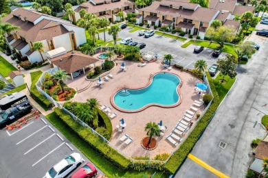 Beautiful home located on the 5th hole of the 24-hour guard on Ventura Country Club in Florida - for sale on GolfHomes.com, golf home, golf lot