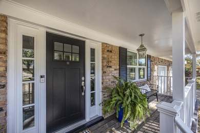 3 bed/2.5 bath home on .35 acres in the highly desirable Kenwood on Fort Walton Beach Golf Course in Florida - for sale on GolfHomes.com, golf home, golf lot