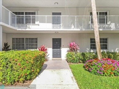 LOOK AT THIS GEM NESTLED IN PALM AIRE COUNTRY CLUB!! ALL AGES on Palm-Aire Country Club and Resort - The Oaks in Florida - for sale on GolfHomes.com, golf home, golf lot
