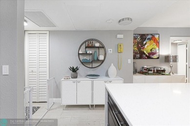 LOOK AT THIS GEM NESTLED IN PALM AIRE COUNTRY CLUB!! ALL AGES on Palm-Aire Country Club and Resort - The Oaks in Florida - for sale on GolfHomes.com, golf home, golf lot