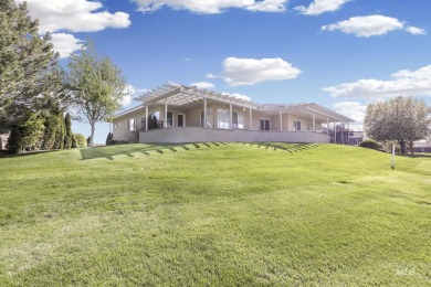 Tee off, play 18 holes, and indulge in a delightful dinner at on Jerome Country Club in Idaho - for sale on GolfHomes.com, golf home, golf lot