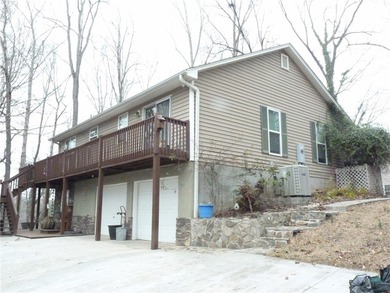 Welcome to 106 Sassafrass Court, this 3 Bedroom 3 Bathroom on The Trail At Chickasaw Pointe in South Carolina - for sale on GolfHomes.com, golf home, golf lot
