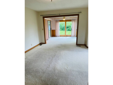 This charming 3 bedroom, 2 bathroom home with great curb appeal on Deer Run/Mary Heath Mem. Golf Course in Illinois - for sale on GolfHomes.com, golf home, golf lot