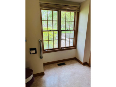 This charming 3 bedroom, 2 bathroom home with great curb appeal on Deer Run/Mary Heath Mem. Golf Course in Illinois - for sale on GolfHomes.com, golf home, golf lot