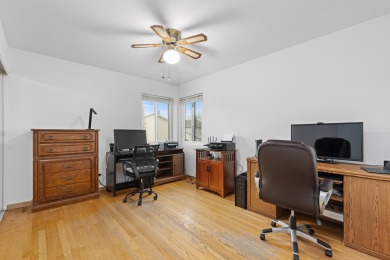 Experience the perfect blend of comfort and convenience in this on Sportsmans Country Club in Illinois - for sale on GolfHomes.com, golf home, golf lot