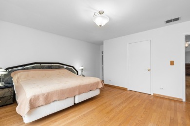 Experience the perfect blend of comfort and convenience in this on Sportsmans Country Club in Illinois - for sale on GolfHomes.com, golf home, golf lot