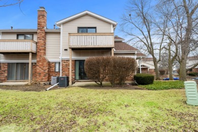 Experience the perfect blend of comfort and convenience in this on Sportsmans Country Club in Illinois - for sale on GolfHomes.com, golf home, golf lot